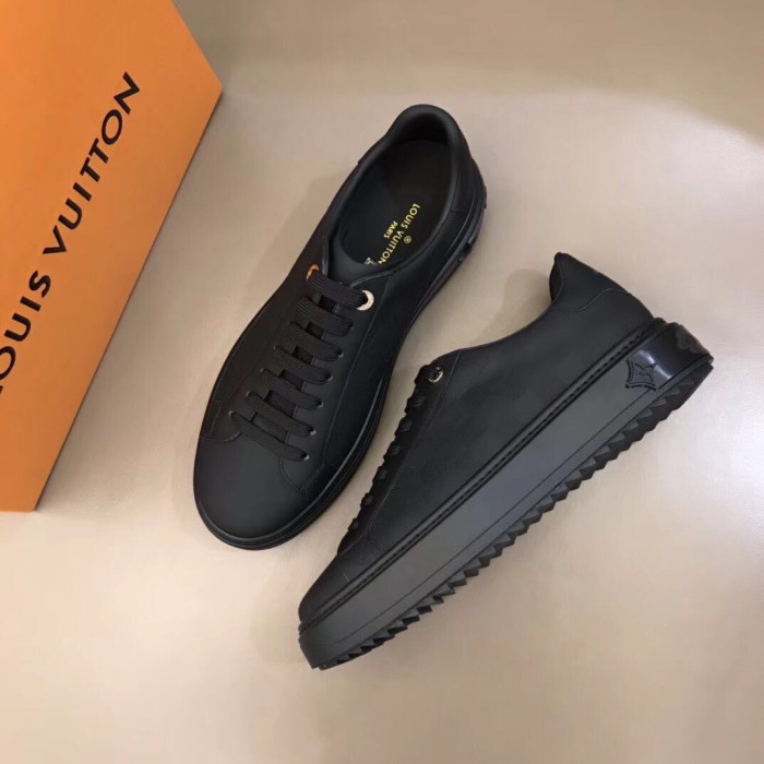 Louis Vuitton Low Top sneaker 51