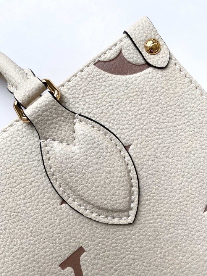 Handbag Louis Vuitton M45654 size 25x 11.0 x 19.0 cm