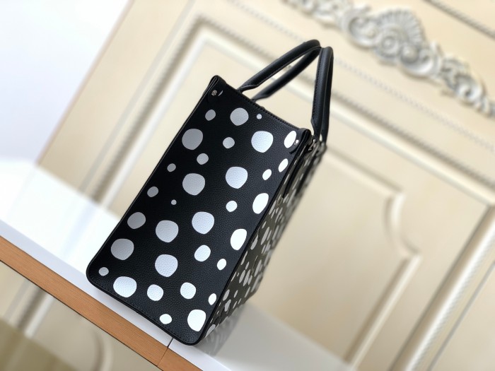 Handbag Louis Vuitton m46389 size 35 x 27 x 14