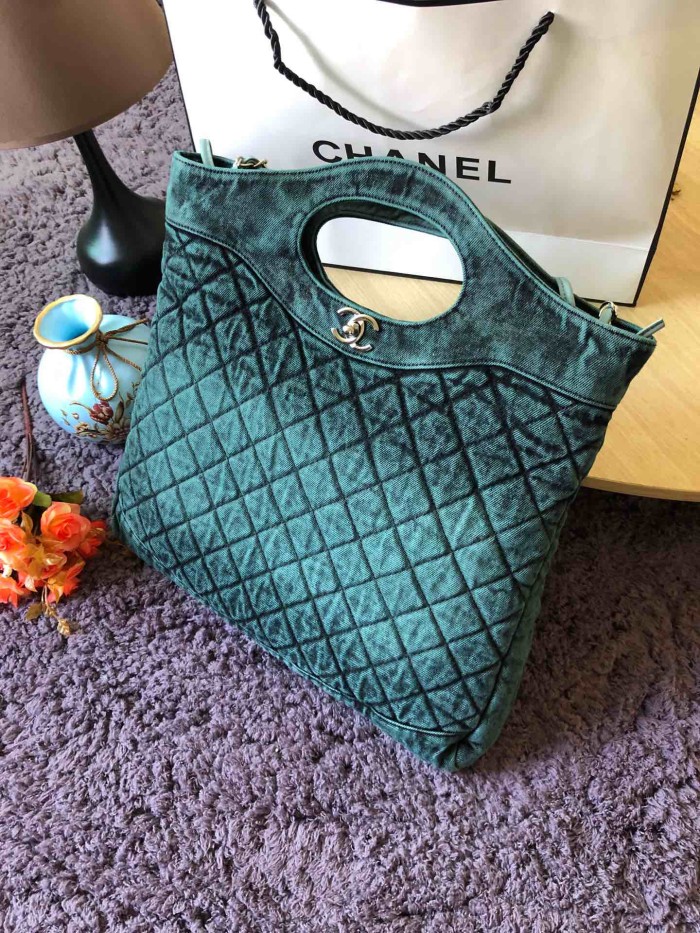 Handbag Chanel S1408 size 41×45×9 cm