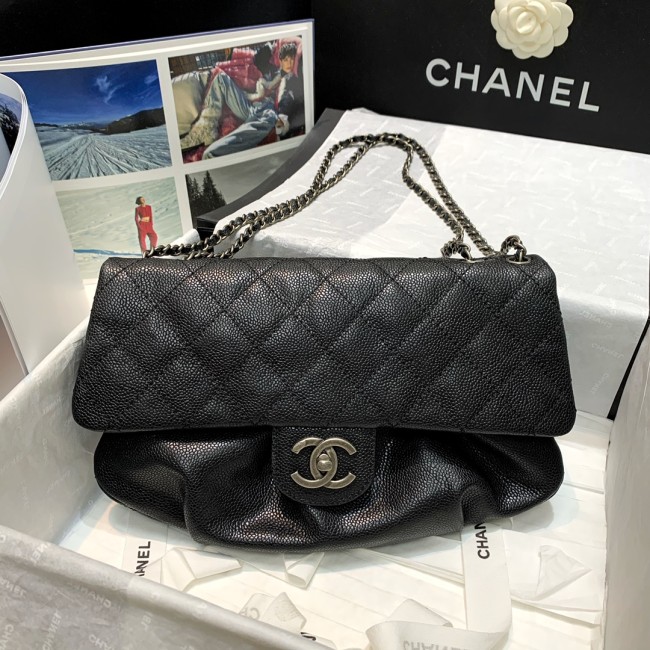 Handbag Chanel 2910 size 30 18 4 cm