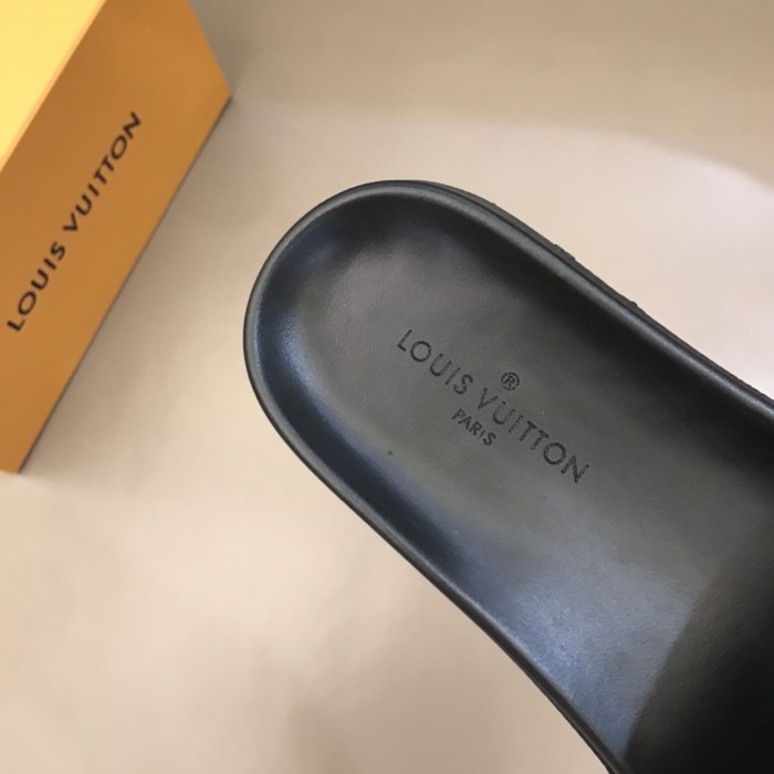 Louis Vuitton Slipper 61