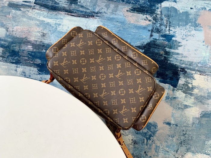 Handbag Louis Vuitton M44658 size 45x33x22cm