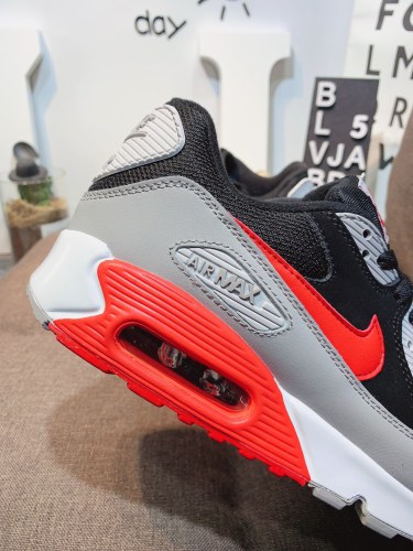 Nike Air Max 90 Sneaker 10