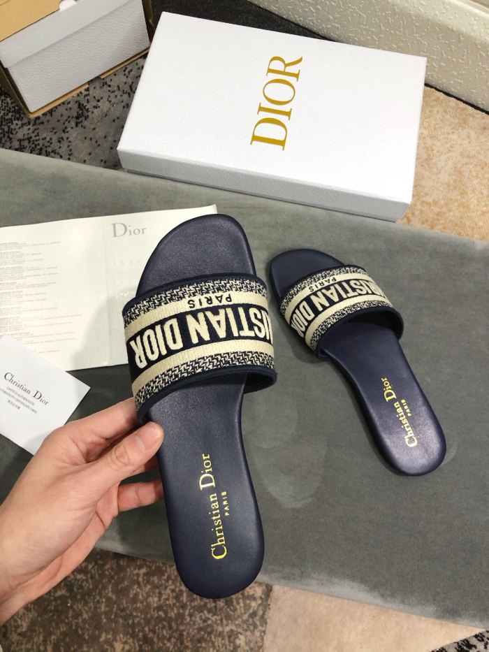 Dior Dway Slide 4