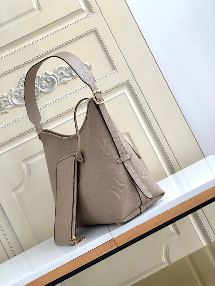 Handbag Louis Vuitton 46288 size 39x 30x 15cm