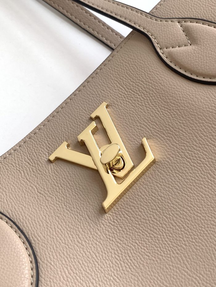 Handbag Louis Vuitton M58927 size 42.0 x 28.0 x 15.0 cm