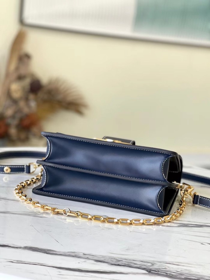 Handbag Louis Vuitton M59631 Dauphine size 25 x 17 x 10.5cm