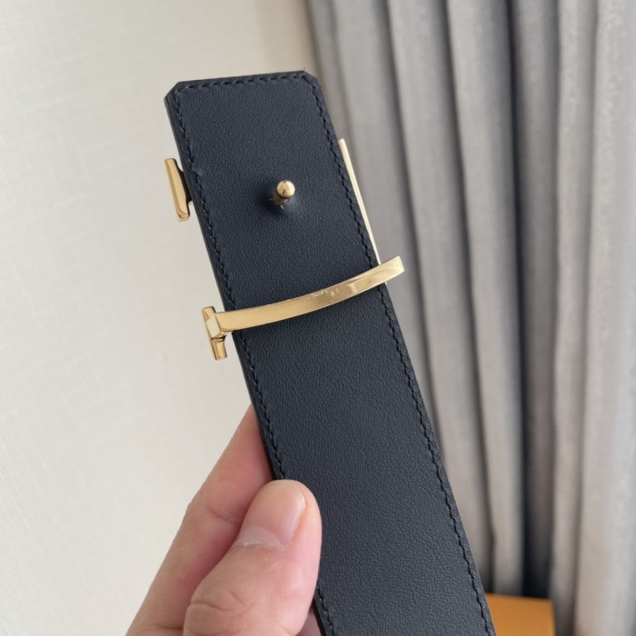 Louis Vuitton Belt 9 (width 4cm)