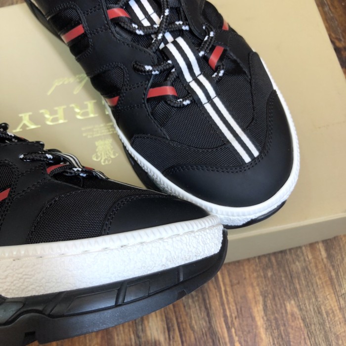 Burberry Arthur Vintage Sneaker 29