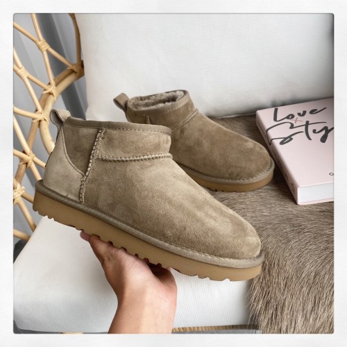 UGG Sneaker 22