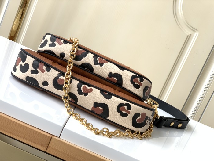 Handbag Louis Vuitton 45839 size 23.5×13×4.5 cm