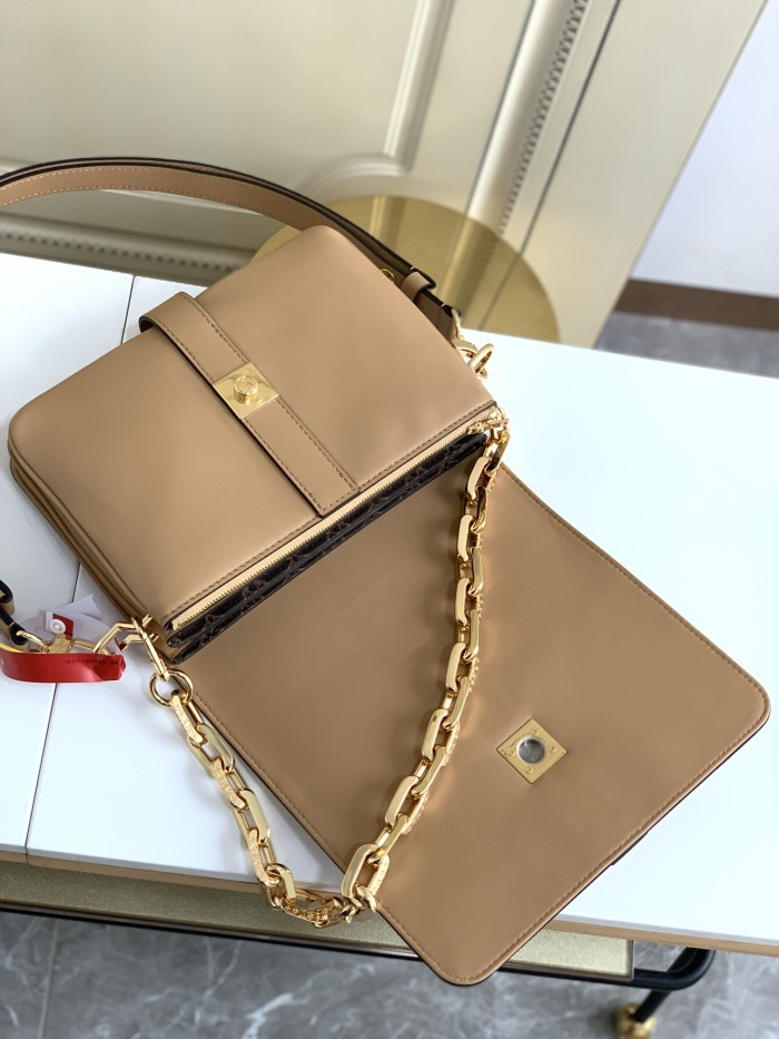 Handbag Louis Vuitton M57745 size 17 x 22 x 7cm