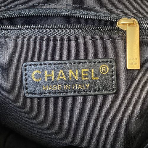 Handbag Chanel AS3004 size 15X20X7 cm