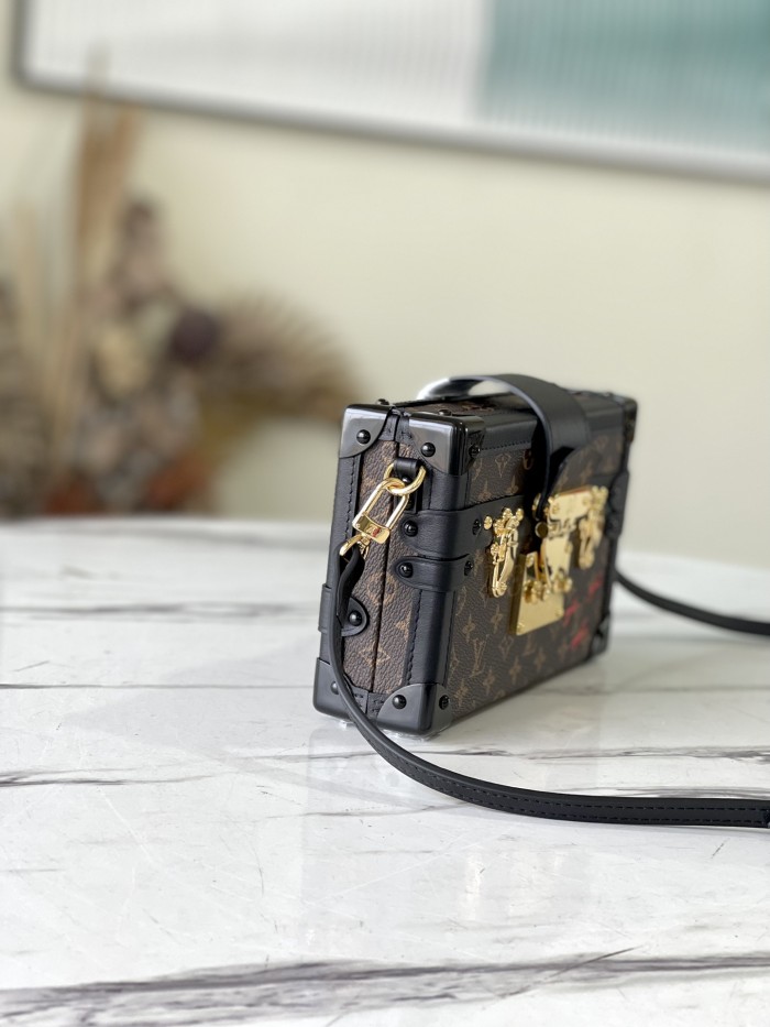 Handbag Louis Vuitton M44199 size 20 x 12.5 x 5 cm