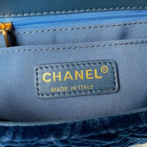 Handbag Chanel AS2620 size 16×23.9 cm