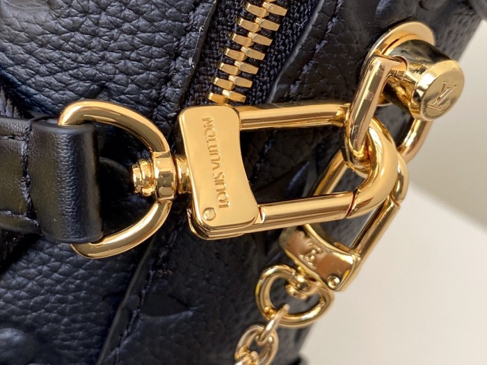Handbag Louis Vuitton M45393 size 20*14*8 cm