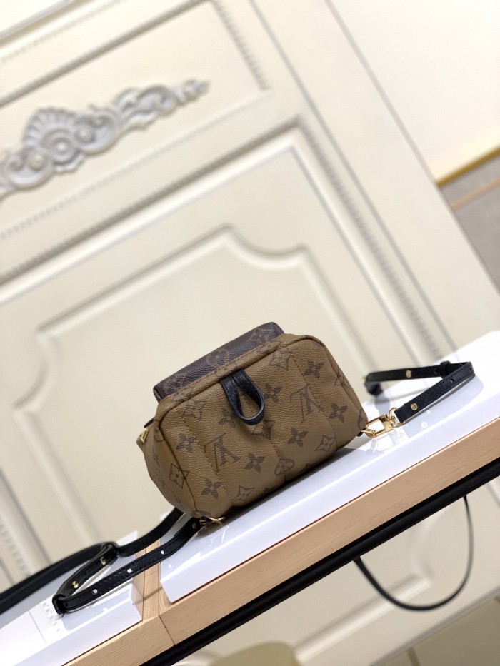 Handbag Louis Vuitton M41562 size 15x22x9 cm