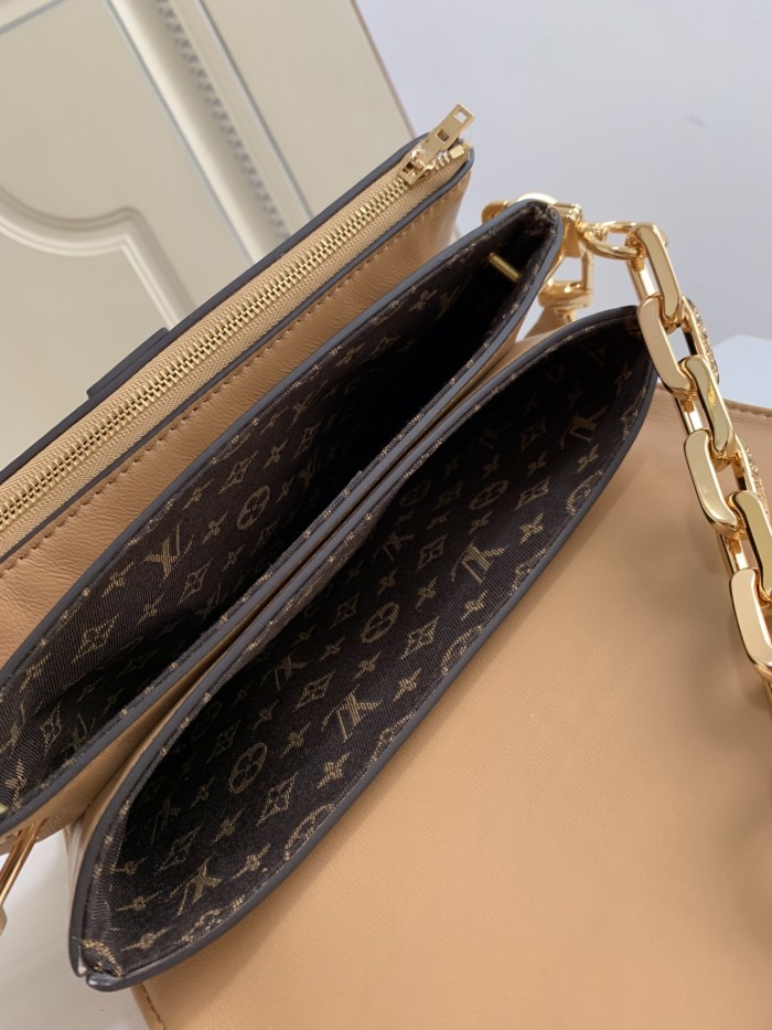 Handbag Louis Vuitton M57745 size 17 x 22 x 7cm