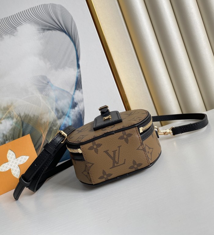 Handbag Louis Vuitton M44699 M68276 size 13×12×6.5cm