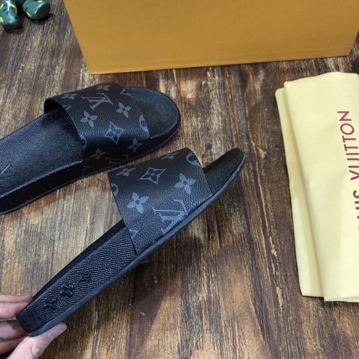 Louis Vuitton Slipper 143