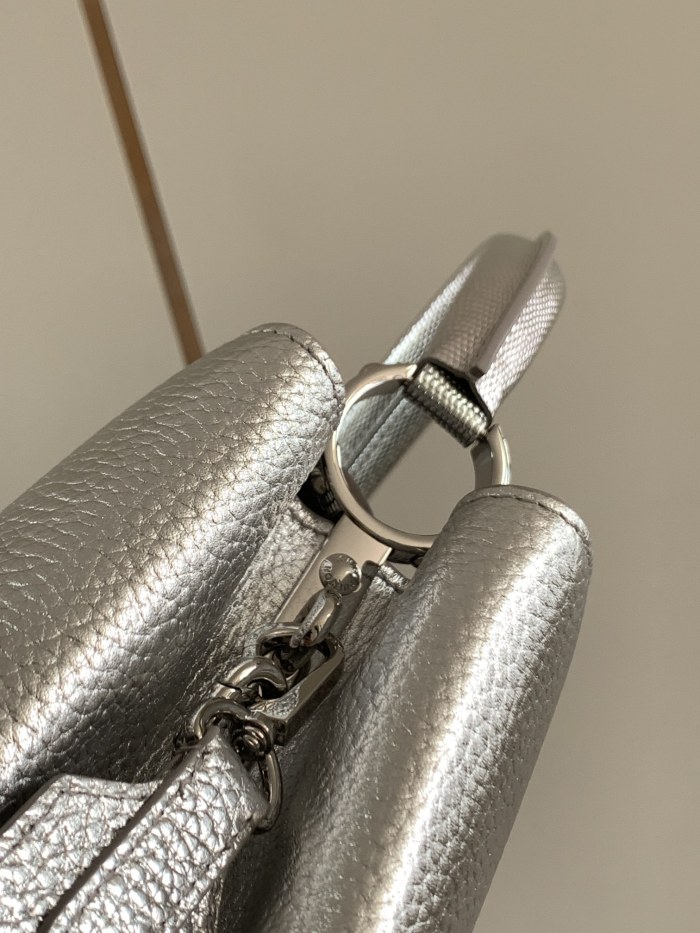 Handbag Louis Vuitton M59209 size 31.5 x 20 x 11