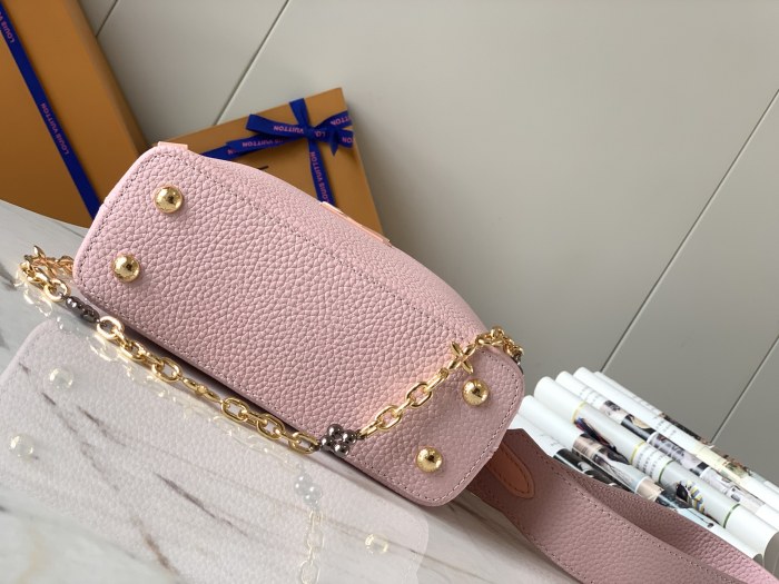 Handbag Louis Vuitton M80239 size 21 x 14 x 8