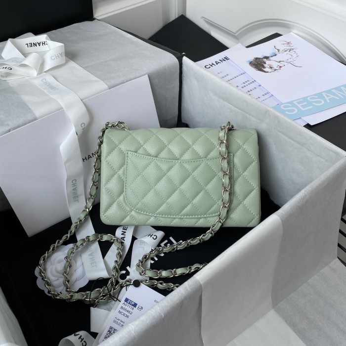 Handbag Chanel size 20 cm