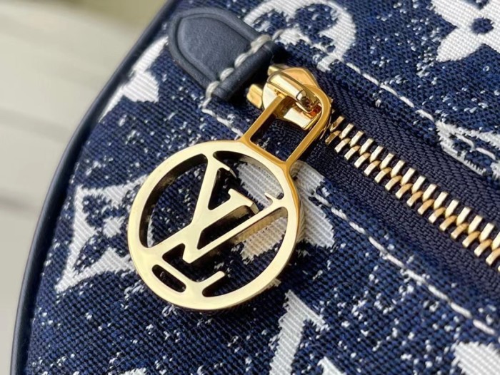 Handbag Louis Vuitton M81166 size 23 x 13 x 6cm