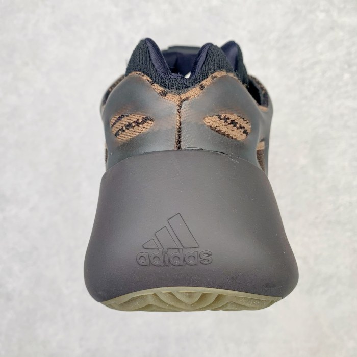 Adidas Yeezy 700 V3 Clay Brown