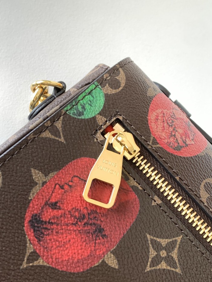 Handbag Louis Vuitton M59257 size 25 x 19 x 7 cm