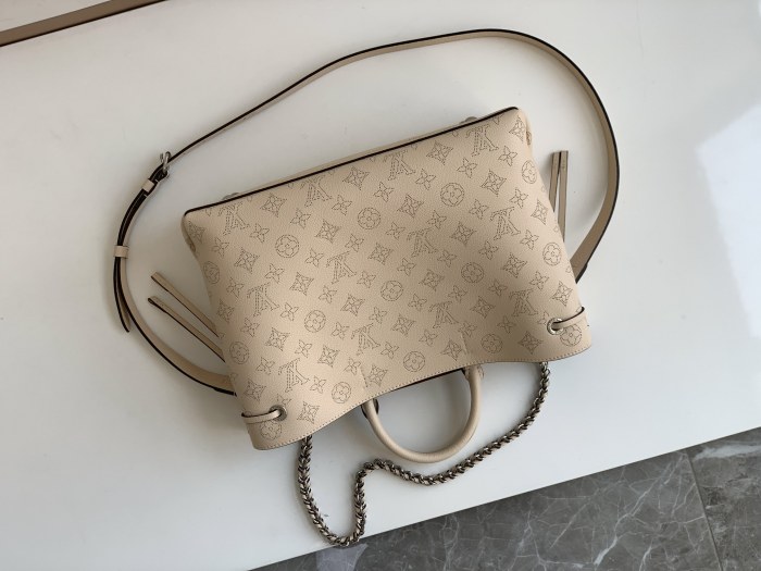 Handbag Louis Vuitton 59203 size32 x 23 x 13