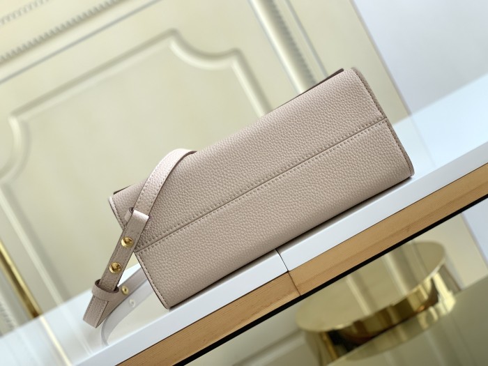 Handbag Louis Vuitton M57090 size 29.0×21.0×12 cm