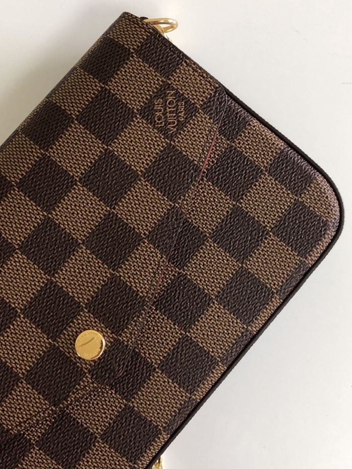 Handbag Louis Vuitton 63032 size 21*11*2 cm