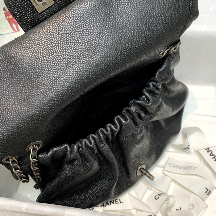 Handbag Chanel 2910 size 30 18 4 cm