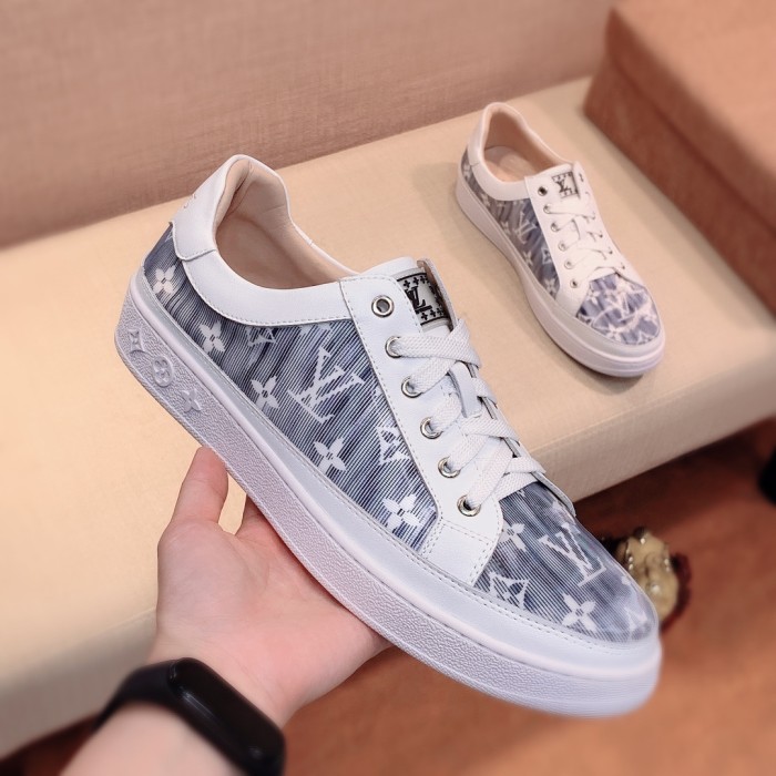 Louis Vuitton Low Top sneaker 102