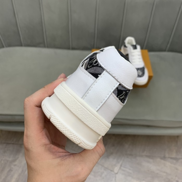 Louis Vuitton Low Top sneaker 12