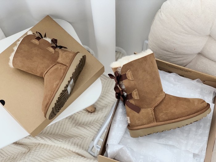 UGG Sneaker 28