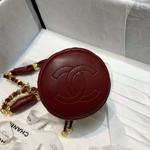 Handbag Chanel 82330 size 10 9 9 cm