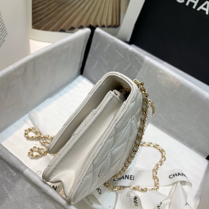 Handbag Chanel 88633 size 19 cm
