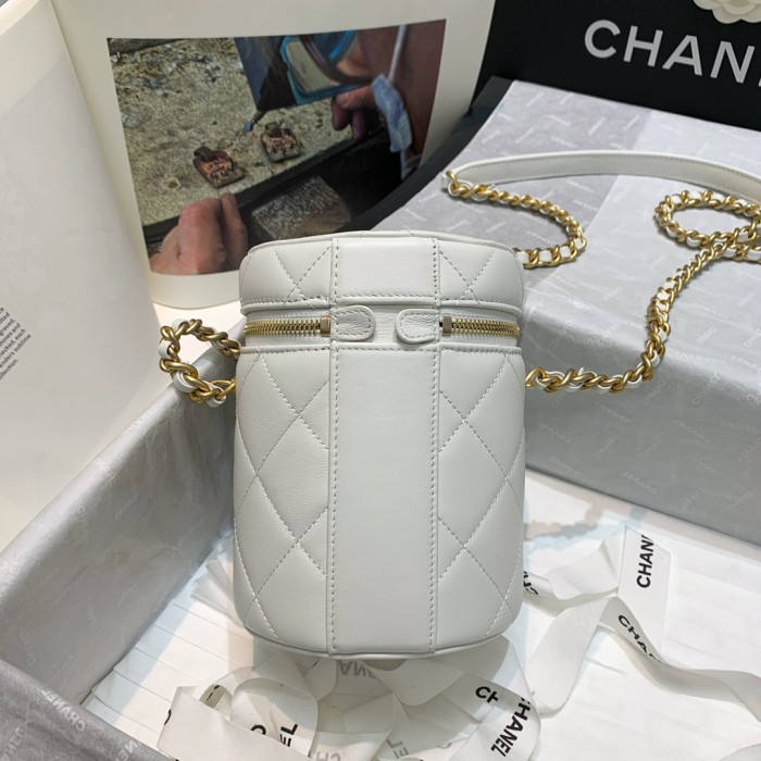 Handbag Chanel AS2735 size 17 12 12 cm