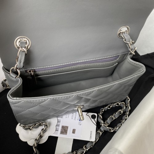 Handbag Chanel size 20 cm