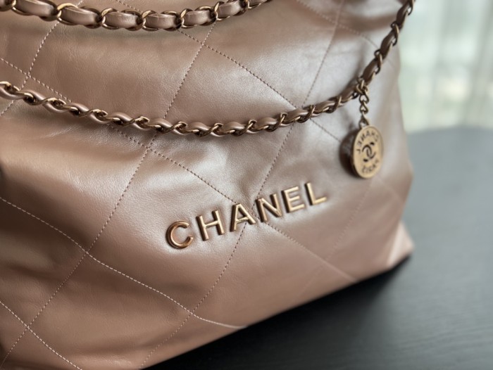 Handbag Chanel size 39cmx42cmx8 cm