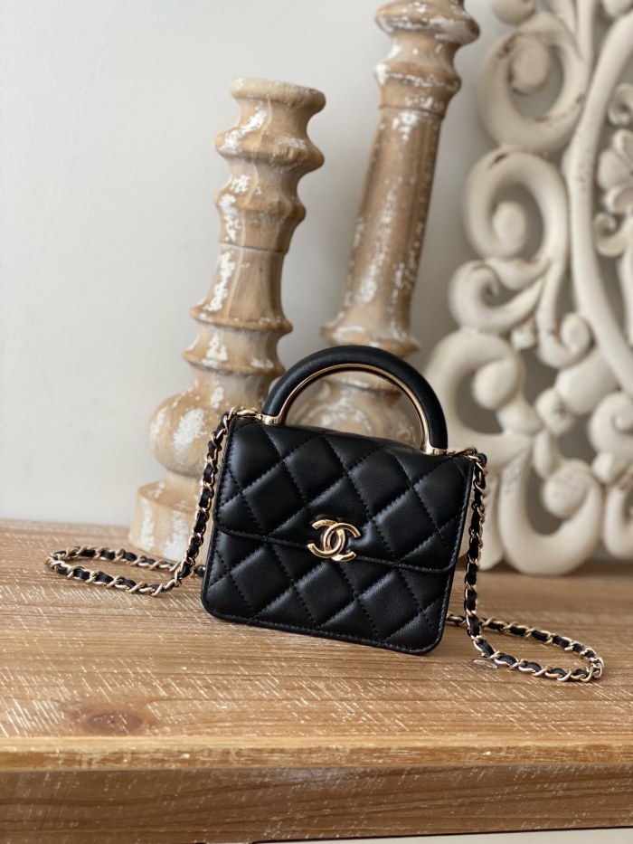 Handbag Chanel 81209 size 12.5 cm