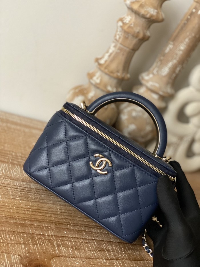 Handbag Chanel 81208 size 9.5 17 8 cm