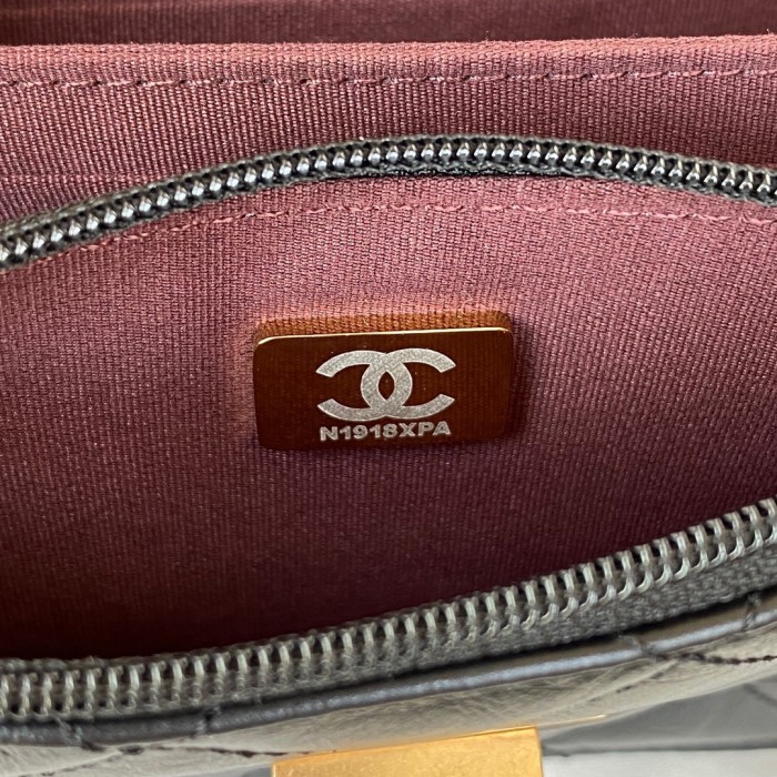 Handbag Chanel AP1764 size 11* 15.5*4.5 cm