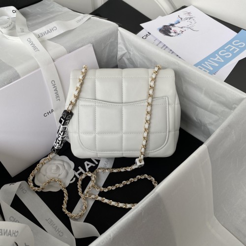 Handbag Chanel AS3330 size 17*14*7 cm