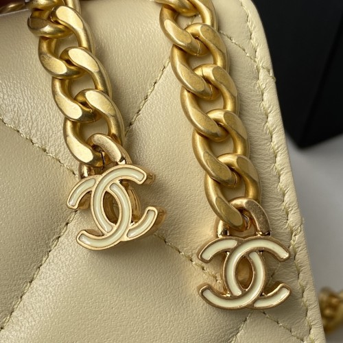Handbag Chanel AP2635 size 11x15.5x4.5 cm
