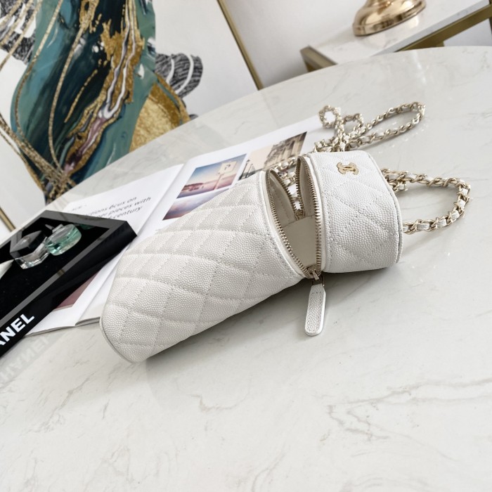 Handbag Chanel AP2084 size 18*10.5*5 cm