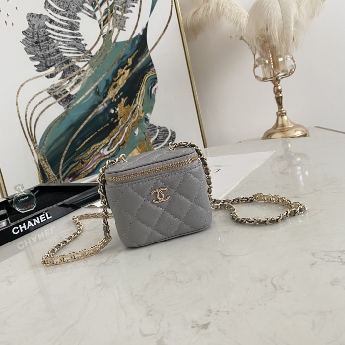 Handbag Chanel 81186 size 10.5-8.5-7 cm